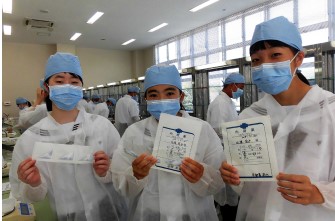 3年生　北陸大学薬学部で薬剤師体験！
