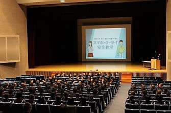 タブレット・PC安全教室を行いました。
