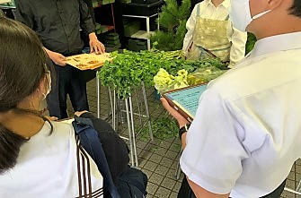 2年生 森本商店街にインタビューに行ってきました！