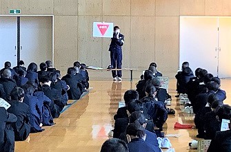 交通安全教室・自転車通学説明会を行いました。