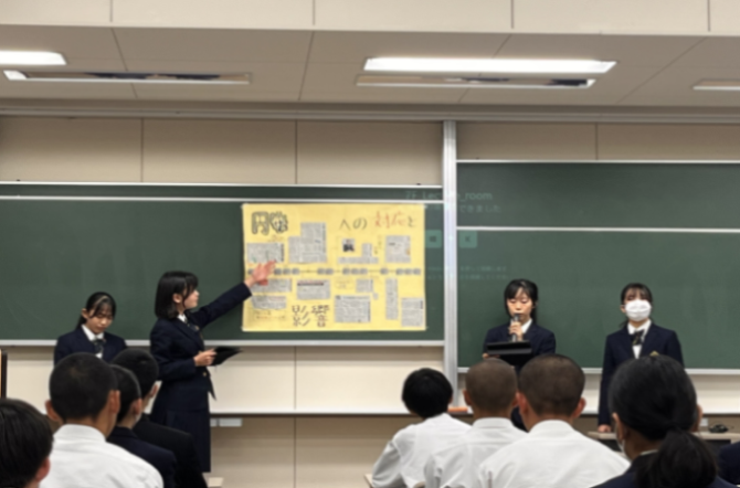 2年生 新聞切り抜き作品発表会を行いました！