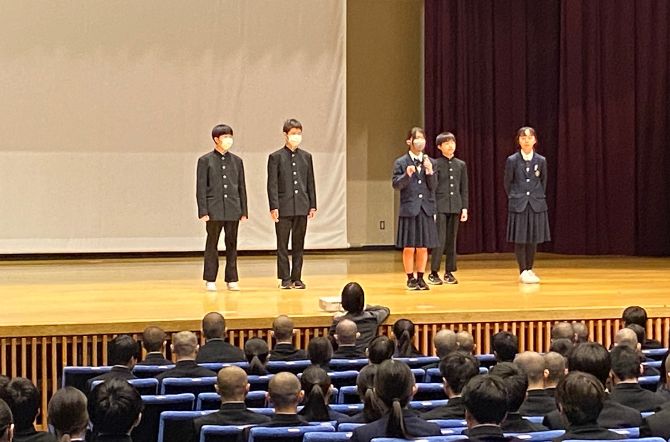 3学期の終業式を行いました。