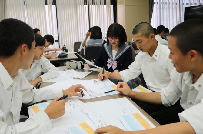 中学3年生　プレゼンテーション講習を行いました！