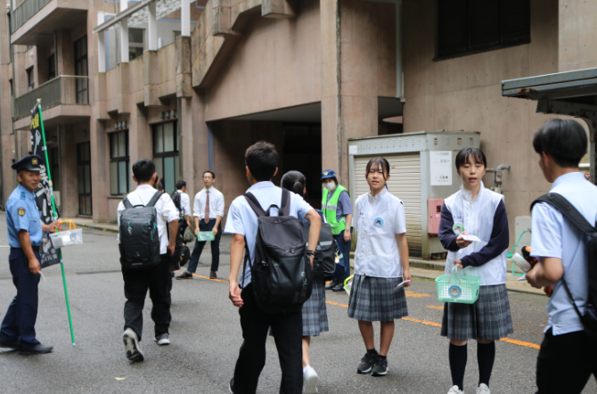 ジュニアイーグル隊が犯罪防止意識向上を呼びかけました。