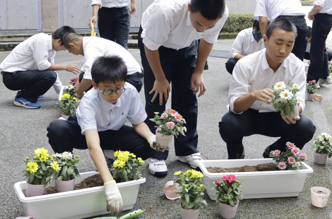 中学3年生 「GROW!! SEIRYO&FLOWER PROJECT」を行いました！