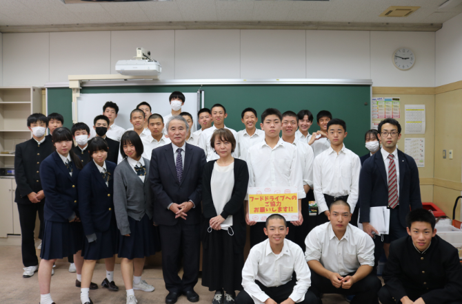 中学3年生　今年度2回目のフードドライブ活動を行いました。