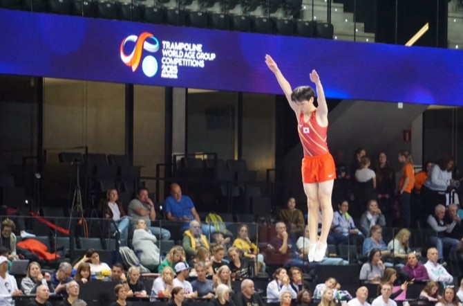 トランポリン部　室野 尊さん　世界大会で躍動！！　