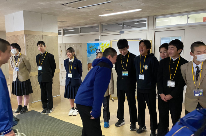 生徒会主催 挨拶運動を行いました！