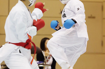 [県新人・空手道競技]　女子空手道部　健闘！！