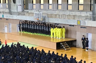 2学期終業式・全国大会出場激励会を行いました。