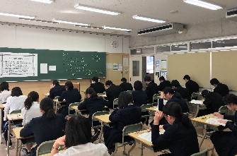 校内実力試験を行いました。