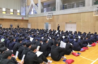 「はじめての定期試験 説明会」を行いました。