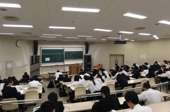 高校3年生　進学模試が行われました。