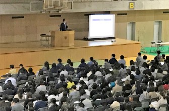 PTA総会・進学講演会・高校3年学級懇談会・高校1年Aコース懇談会を行いました。
