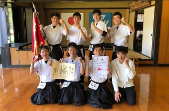 [県総体・弓道競技]　弓道部の男子団体が優勝しました！