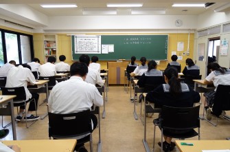 1学期期末試験が始まりました。