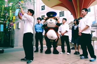 生徒会＆金沢東警察署　薬物乱用防止キャンペーンを行いました。～七夕に願いを込めて～