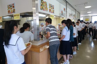 夏の学校見学会が始まりました。