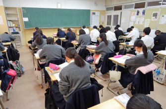 「学校生活アンケート」＆「授業アンケート」を実施しています。