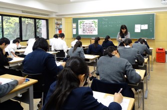 高校2･3年生　2学期期末試験を実施しています。