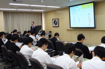 高校3年生　有名難関私大、大学説明会が開催されました。