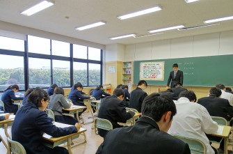 高校1・2年生　学年末試験が始まりました。