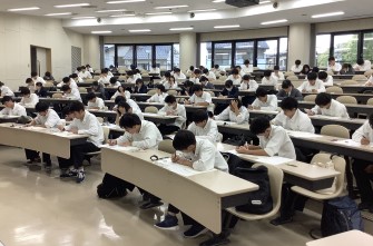 高校3年生　進学模試を実施しました。