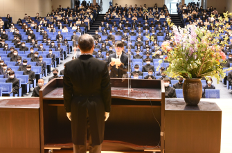 新入生　第60回入学式を行いました。