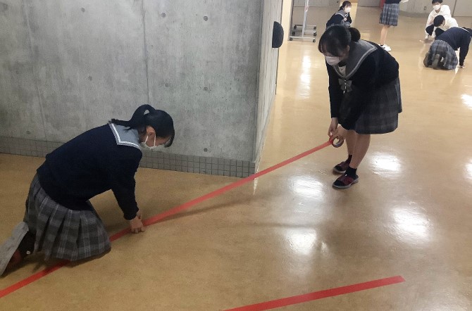高校2年生A・Bコース　総合的な探究の時間にボランティア活動を実施しました。