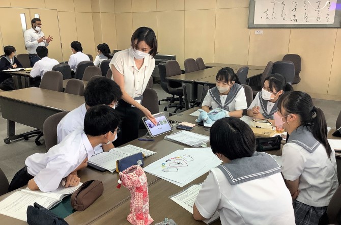 高校1年生Aコース　エンパワーメントプログラムが始まりました。