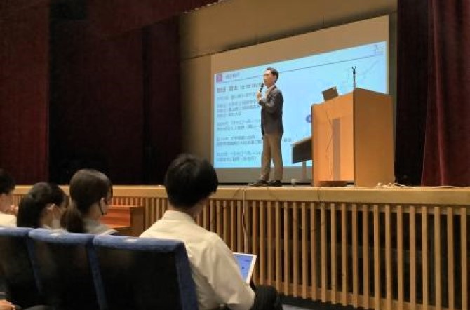 高校3年生　進学講演会を行いました。