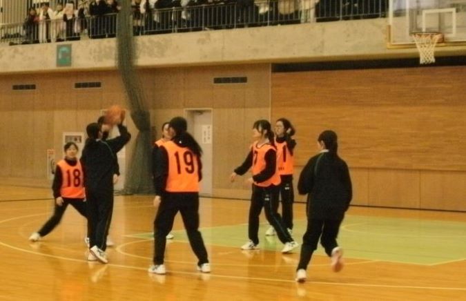 高校1年生・2年生「冬季体育大会」を行いました。