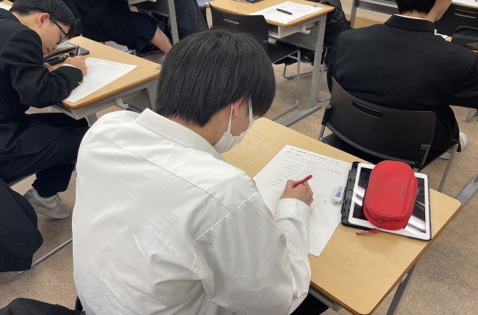 高校3年生　国公立大学二次対策補習スタート！