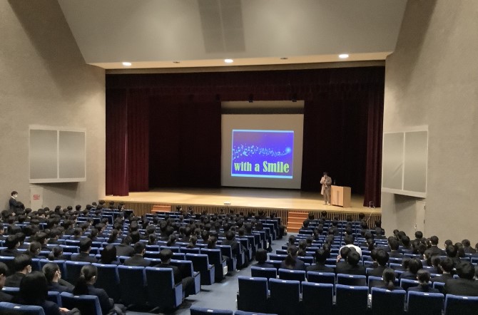 高校3年生　最終登校日を迎えました。