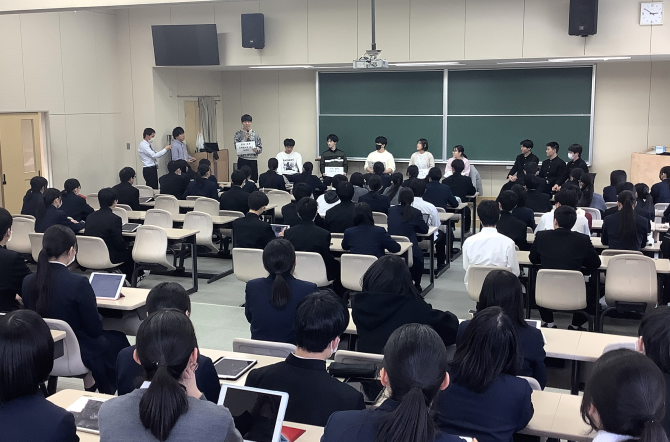 高校1･2生　「卒業生の話を聞く会」を実施しました！