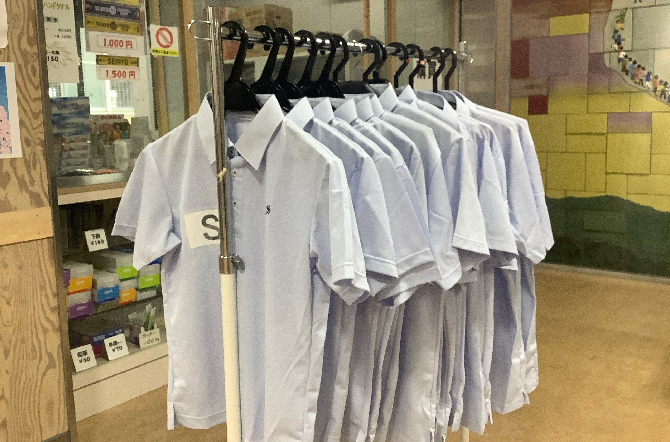 中高男子半袖ポロシャツの販売が始まりました！