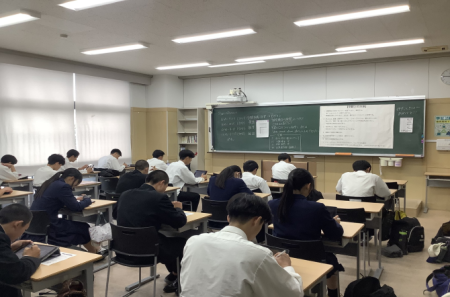 高校1・2年生駿台atama＋学力判定テストを行いました。
