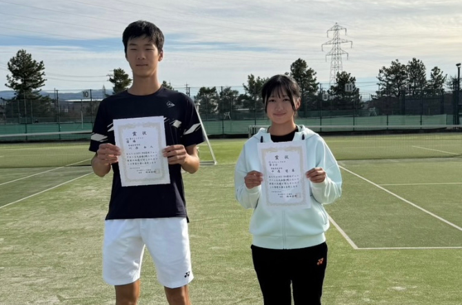 男女テニス部より
