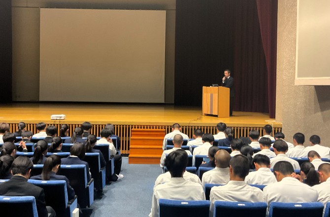 高校3年生P.Cコース　学年集会を行いました。
