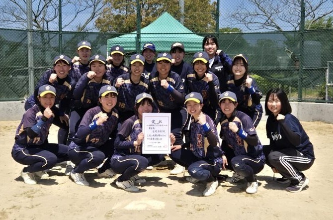 女子ソフトボール部　石川県高等学校ソフトボール春季大会で準優勝しました。